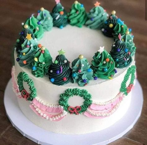 Christmas Cake Designs, Tree Cakes, Christmas Tree Cake, Pretty Birthday Cakes, Kue Ulang Tahun, Christmas Cakes, Cake Inspo, Holiday Cakes, Cake Decorating Ideas