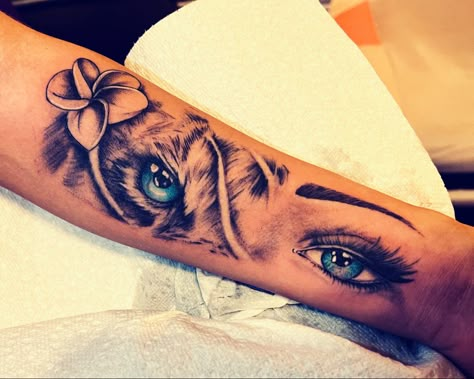 Lion Eye Tattoo For Women, Eye Tattoo Realistic, Arm Tattoos Tiger, Realistic Eye Tattoo, Tiger Eyes Tattoo, Tiger Face Tattoo, Tattoo Eye, Half Sleeve Tattoos Forearm, Tattoo Tiger