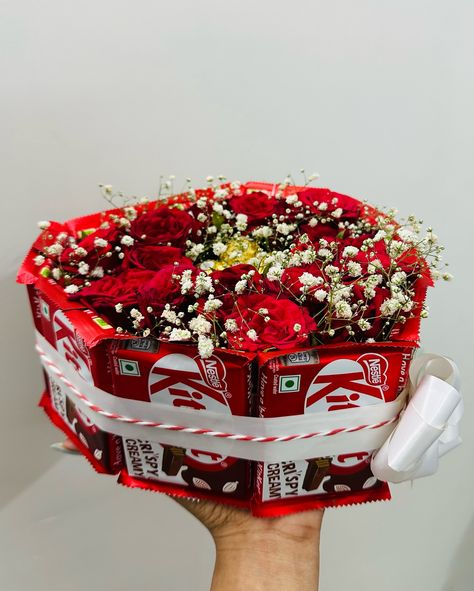 Heart shaped hamper makes you indulge in the sweetness of chocolate blooms ❤️ Dm @grafters.choice for queries #handmade #creative #heartshaped #hamperslove #kitkathamper #giftideas #chocolatetower #forhim #realflowerhamper Flower And Chocolate Bouquets, Valentines Day Chocolates, Simple Casual Outfits, Gifts Wrapping, Gifts Wrapping Diy, Chocolate Bouquet, Kit Kat, Backyard Decor, Real Flowers