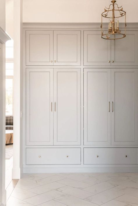 Wardrobe Design Bedroom Modern, Modern Wardrobe Design, Wardrobe Design Ideas, Armoire Design, Armoire Entree, Bedroom Built In Wardrobe, Bedroom Cupboard, Mudroom Laundry Room, Mudroom Design