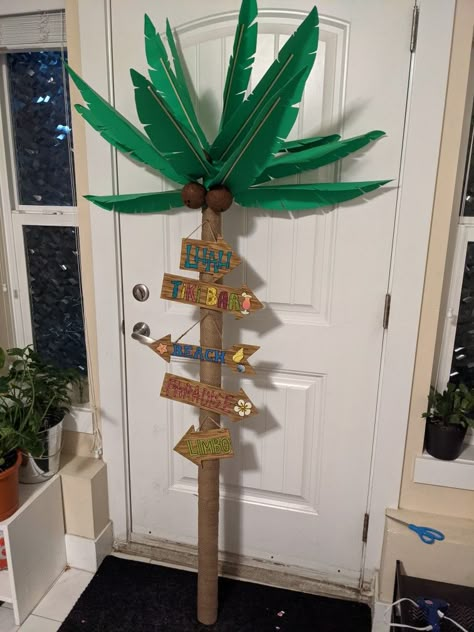 Pool Noodle Palm Tree Diy, Diy Palm Fronds, Pool Noodle Palm Tree, Pool Noodle Tree, Diy Palm Tree, Barbecue Skewers, 1940s Decor, Tree Props, Pool Noodle Crafts