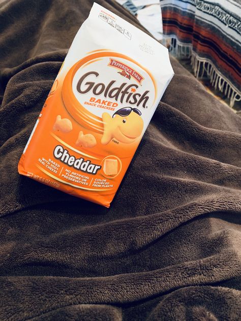 Goldfish Snack Aesthetic, Goldfish Crackers Aesthetic, Crackers Aesthetic, Goldfish Snack, Goldfish Food, Peanut Butter Crackers, Comfy Food, American Snacks, Baked Crackers