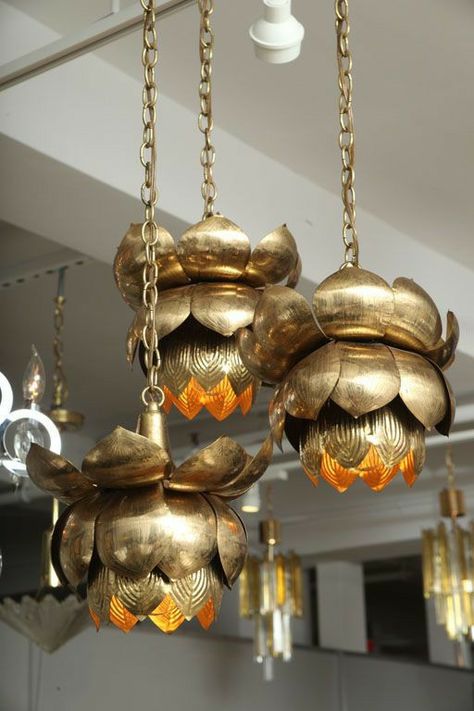 Brass Decor Indian, Mandir Interior, Indian Lanterns, Luxury House Interior, Indian Lamps, Silver Silverware, Vintage Brass Decor, Pooja Items, Pooja Mandir