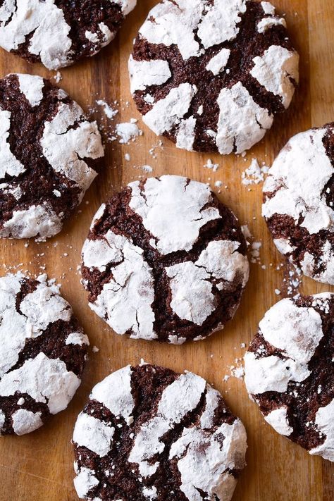 Crinkles Cookies, Chocolate Crinkle Cookies Recipe, Crackle Cookies, Chocolate Crackles, Crinkle Cookies Recipe, Chocolate Crinkle, Biscotti Al Cacao, Chocolate Crinkle Cookies, Chocolate Crinkles