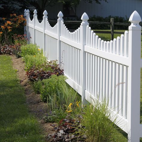 Gard Modern, Pagar Modern, Vinyl Picket Fence, Fence Designs, White Fence, Pallet Fence, Types Of Fences, Front Yard Fence, Privacy Fences