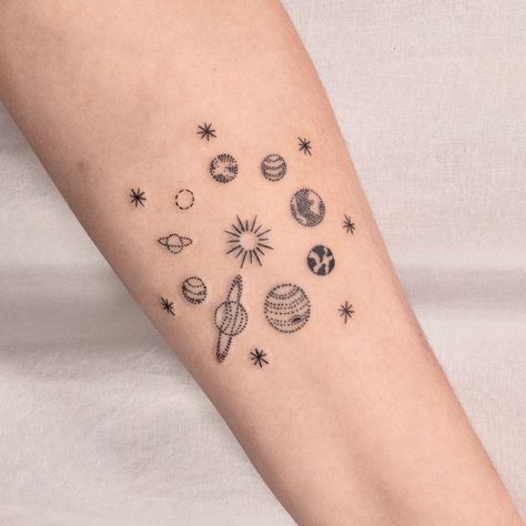 Space Solar System Tattoo | tattoos | Planet tattoos ... #smalltattoo #tattooideas Space Tattoo Ideas, Outer Space Tattoos, Astronomy Tattoo, Solar System Tattoo, Tattoo Diy, Universe Tattoo, Planet Tattoos, Space Universe, Cat Tattoos