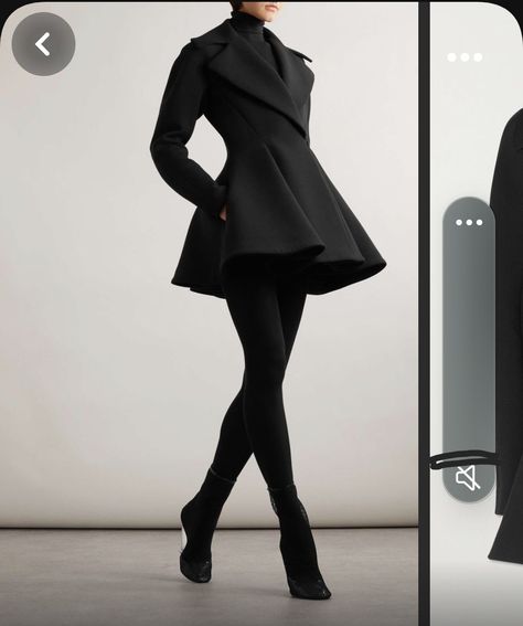 Tailored Dresses For Women Classy, Trendy Work Shoes For Women, Women Fashion 2024, All Black Outfit Classy, American Style Outfit, Black Elegant Outfit, Black Coat Dress, 90s High Fashion, Black Fashion Models