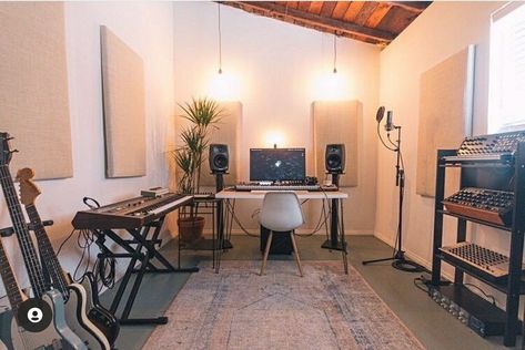 Zen Music Studio, Music Studio Decor Interior Design, Small Music Room Ideas Home, Dj Studio Room Ideas, Home Studio Aesthetic, Small Music Studio Ideas, Office Rec Room, Small Music Studio, Home Studio Decor