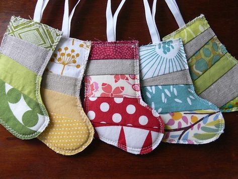 Sewn Christmas Ornaments, Origami Ornaments, Christmas Stocking Ornament, Christmas Sewing Projects, Christmas Stockings Diy, Quilted Christmas Ornaments, Stocking Ornament, Ornament Tutorial, Navidad Diy