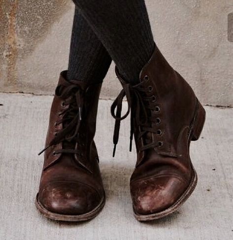 Mode Shoes, Mode Hippie, Mode Vintage, Mode Inspiration, Suho, Brown Boots, Lace Up Boots, Cute Shoes, Sock Shoes