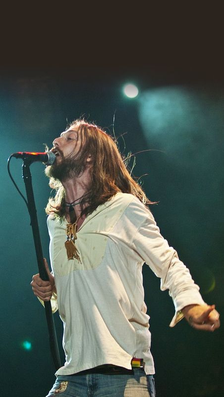 Chris Robinson - frontman for bluesy hard rockers, the Black Crowes. Chris Robinson, 49th Birthday, Black Crowes, The Black Crowes, Cheap Perfume, Black Crow, Southern Rock, Music Photo, Music Therapy