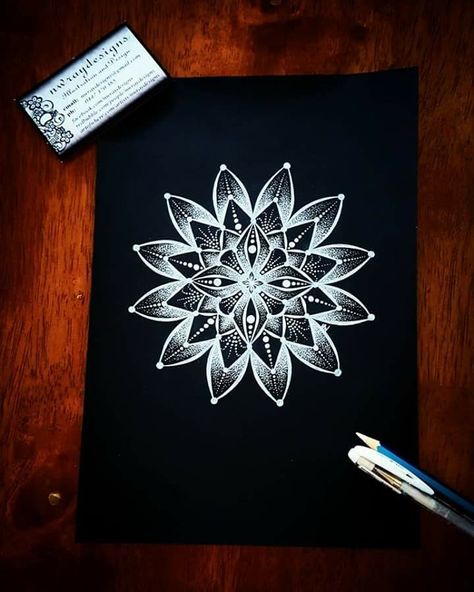 Gel Pen Black Paper, White Gel Pen On Black Paper, Mandala On Black Paper, Drawing Mandalas, Gel Pen Art, Boho Journal, White Marker, Black Journal, Drawn Mandala