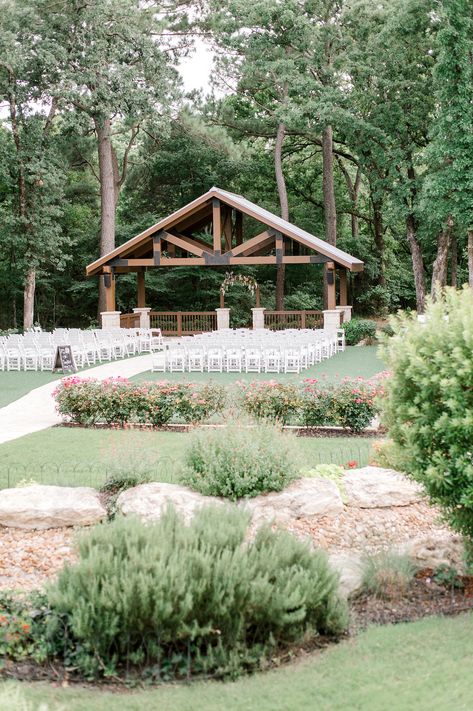 Spring Venue Wedding, Wedding Venues Small Outdoor, Wedding Venue Ideas Rustic, Home Wedding Venue Ideas, Wedding Venue Landscape Design, Rural Wedding Venues, Outside Wedding Venues Outdoor Ceremony, Outdoor Covered Wedding, Outdoor Event Space Landscape