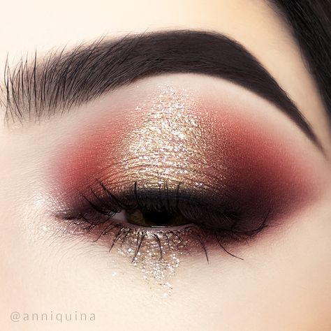 Red Glitter Eye Makeup, Spotlight Eye Makeup, Glitter Tears, Eye Makeup Glitter, Halo Eye Makeup, Bronze Eye Makeup, Dark Eye Makeup, Pink Eye Makeup, Makeup Glitter