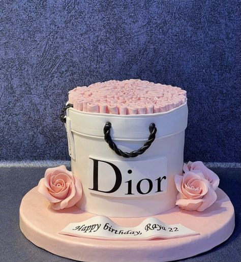 Bailey Cake, Baileys Cake, Dior Party, Pretty Birthday Cakes, 14th Birthday, Birthday Cakes, Cake Ideas, Aesthetic Girl, Cupcake Cakes