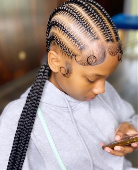 Edges With Stitch Braids, Eight Stitch Braids, Stitch Braids Straight Back, Straight Backs With Design Braids, 8 Stitch Braids, Straight Back Feed In Braids, Dramatic Edges, Straight Backs, Cornrow Hairstyle