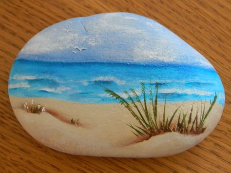 Beach Scene Painted Rocks, Beach Rock Painting Ideas, Rock Painting Ideas Beach, Beach Rock Painting, Beach Rock Art, Shell Painting, Stone Art Painting, Seashell Painting, Painted Rocks Kids