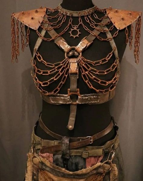 Diy Wasteland Costume, Mad Max Theme Party, Diy Apocalypse Costume, Wasteland Outfit Women, Post Apocalypse Costume, Post Apocalyptic Costume Women, Wasteland Weekend Costumes, Post Apocalypse Outfit Women, Wasteland Aesthetic Clothes