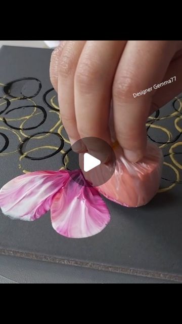 How To Draw Acrylic Flower, Designer Gemma 77, Painting Without Brushes, Gemma 77, Acrylic Paint Flowers, Floral Paintings On Canvas, Yarn Painting Art, Designer Gemma77, Flower Painting Videos