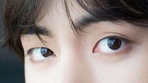 Taehyung Eyes, Bts Eyes, Eye Close Up, Most Beautiful Eyes, Taehyung Funny, Korean Aesthetic, First Love Bts, Kim Taehyung Wallpaper, How Big Is Baby