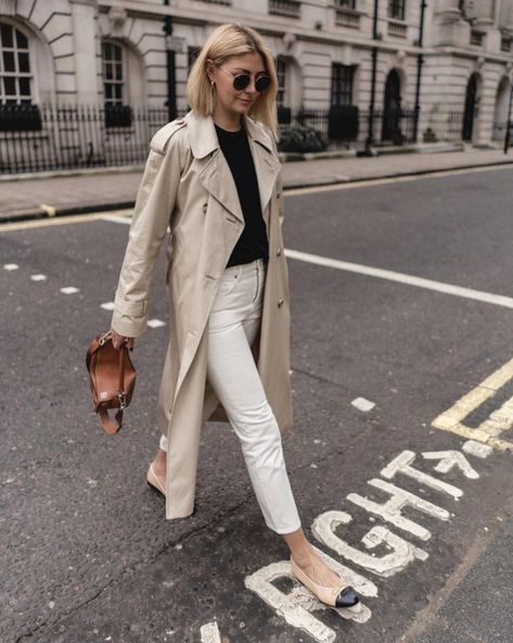 15 outfits for work to look both professional and trendy - Page 2 of 3 - Fashion Inspiration and Discovery Burberry Trenchcoat, Ballet Flats Outfit, Minimalistic Outfits, Style Parisienne, Cream Coat, Trench Coat Outfit, Skandinavian Fashion, Flats Outfit, Looks Street Style