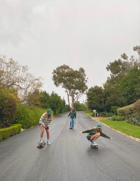 Scate Bords Aesthetic, Aesthetic Skateboard Photos, Long Boarding Aesthetic, Skate Boarding Aesthetic, Skateboards Aesthetic, Long Board Aesthetic, Longboarding Aesthetic, Surfskate Aesthetic, Oakley Core