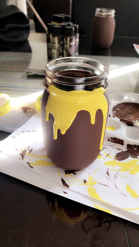 Winnie The Pooh Mason Jars, Honey Jar Centerpiece Ideas, Winnie The Pooh Mason Jar Centerpieces, Diy Hunny Pot, Glass Jar Decorating Ideas, Jar Decorating Ideas, Aesthetic Intro, Winnie Poo, Bee Ideas