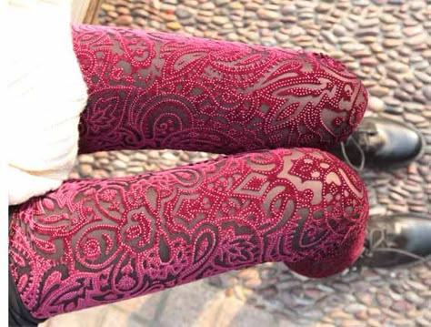 Untitled-2_large Velour Leggings, Velvet Leggings, Gold Velvet, Floral Leggings, Mode Inspiration, Gold Fashion, Hippie Style, Tight Leggings, Latest Fashion For Women