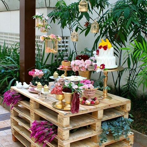 . Wedding Table Plan Ideas, Table Plan Ideas, Deco Champetre, Engagement Parties, Wedding Table Plan, Recycled Pallets, Table Plan, Plan Ideas, Picnic Party