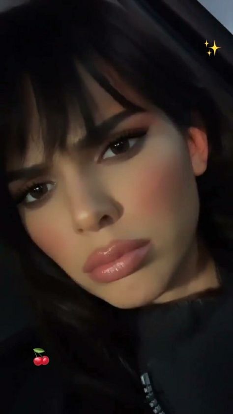 Kendall Jenner Bangs, 2019 Kendall Jenner, Kendall Jenner Hair, Kendall Jenner Face, Kendall Jenner Icons, Jenner Hair, French Girl Aesthetic, Kendall Jenner Street Style, Kylie J