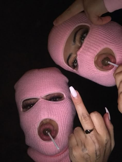 Gangsta Girl Style, Thug Girl, Mask Aesthetic, Girl Gang Aesthetic, Gangster Girl, Pink Wallpaper Girly, Bad Girl Wallpaper, Ski Girl, Image Swag