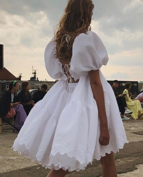 SannaSundberg Alyssa Coscarelli, White Dress With Sleeves, Ootd Idea, Puffy Sleeve Dress, Spring Summer Fashion Trends, Puffy Dresses, Popsugar Fashion, Fairytale Dress, Summer Fashion Trends