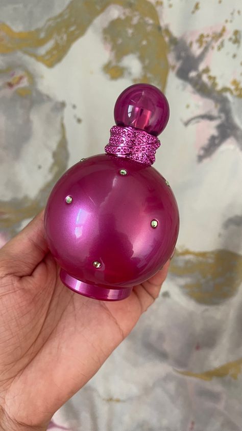 Britney Spears Fantasy Perfume, Britney Spears Perfume, Perfume Layering, Spears Fantasy, Fantasy Perfume, Britney Spears Fantasy, Perfume Aesthetic, Perfume Collection, Spears