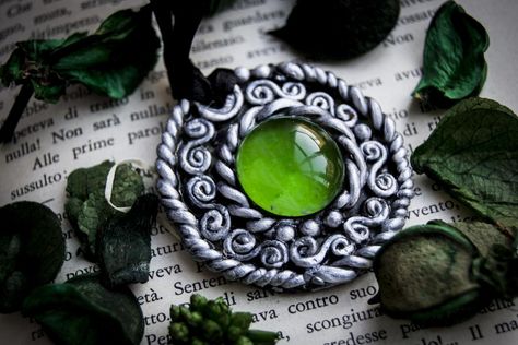 Gifts For Nan, Jewelry Gothic, Witch Magic, Polymer Clay Jewelry Diy, Polymer Jewelry, Clay Jewelry Diy, Polymer Clay Pendant, Diy Clay, Polymer Clay Crafts