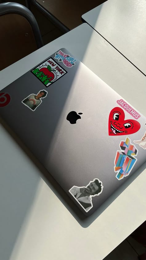 #macbook #macbookpro #stickers #aesthetic #macbookstickers #apple #tech #school #schoolaesthetic Macbook With Stickers, Deco Laptop, Macbook Customization, Macbook Case Stickers, Macbook Ideas, Pc Stickers, Macbook Hacks, Macbook Pro Stickers, Macbook Aesthetic