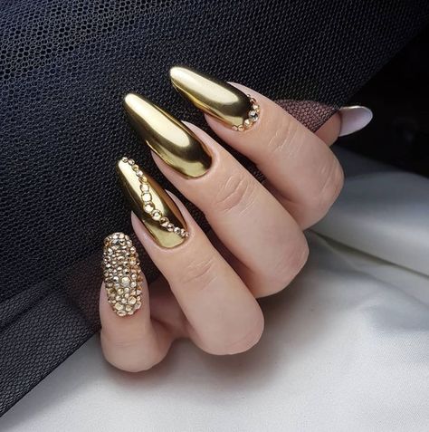 Gold Chrome Nails, Silver Nail Designs, Golden Nails, Gold Nail Polish, Gold Nail Designs, Gold Glitter Nails, Gold Nail, Nail Design Inspiration, Gem Nails