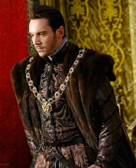 Depiction of Henry VIII in "The Tudors" - Jonathan Rhys Meyers - He. Was. Amazing !!! Henry Viii Facts, Medieval Suits, Lord Saladin, Tudors Costumes, The Tudors Costumes, The Tudors Tv Show, Tudor Series, Disneysea Tokyo, Tudor Fashion