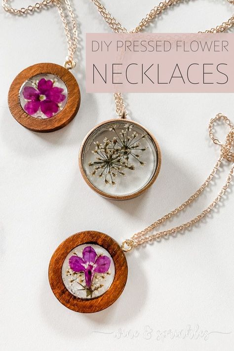 Flower Pressed Necklace, How To Make Resin Jewelry Dried Flowers, Pressed Flower Necklace Diy, Pressed Flower Earrings Diy, Dried Flower Jewelry Diy, Resin Flower Earrings Diy, Resin Necklace Diy, How To Resin Flowers, Dried Flower Resin Jewelry