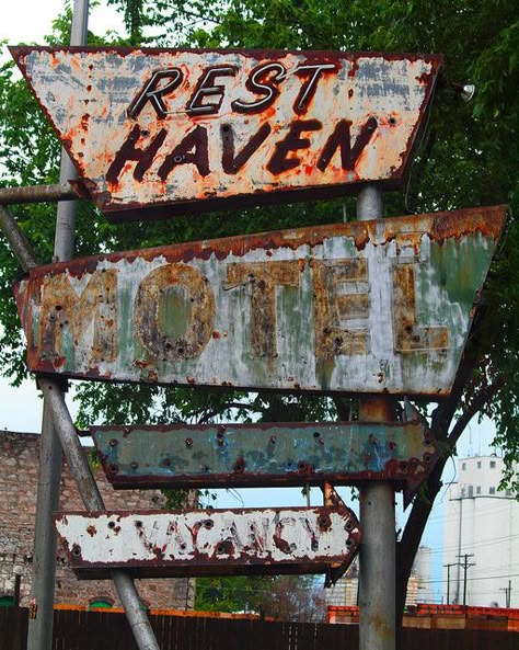 Route 66 Rest Haven Motel Sign, Oklahoma...looks restful, doesn't it? Abandoned Motel, Motel Sign, Motel Signs, Rust In Peace, Ghost Signs, Vintage Neon Signs, Vintage Neon, Signs Of The Times, Retro Sign