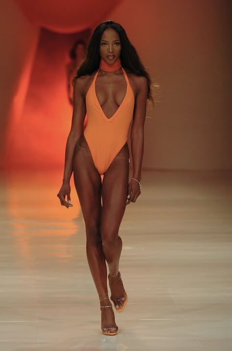 Orange Bathing Suit, Catwalk Models, 90s Runway Fashion, 90s Supermodels, Model Inspo, Model Aesthetic, Naomi Campbell, Model Life, Summer Baby