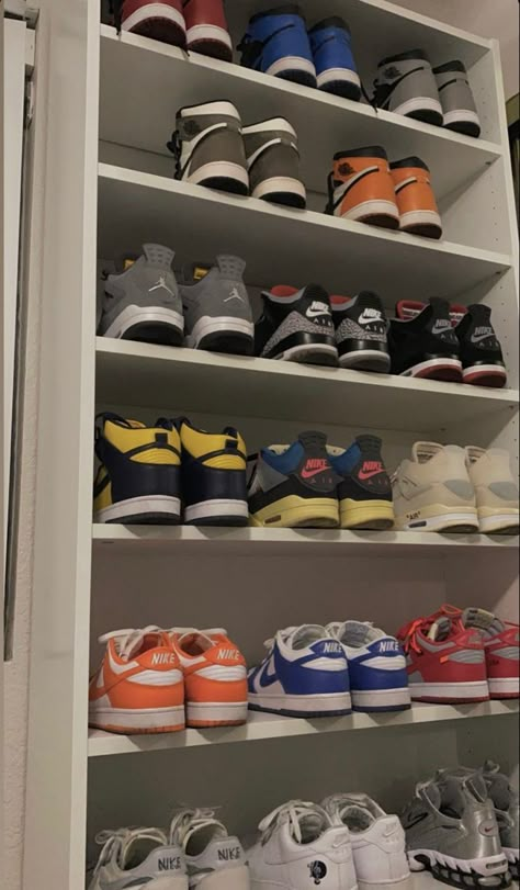 Nike Shoes Collection, Sneakers Guide, Sneakerhead Room, Shoe Room, Shoe Wall, Style Essentials, Shoes For Boys, Pretty Shoes Sneakers, Jordan Shoes Retro