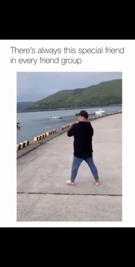 Someone thought he was badass at fishing!😱👀😂😂 Hilarious Videos, Humor Hilarious, Friend Group, Best Pics, Crazy Funny Memes, Fishing Humor, Funny Vid, Funny Video Memes, Really Funny Joke