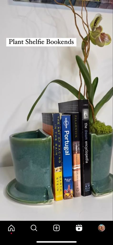 Diy Bookends, Plant Shelf, Pottery Crafts, Pottery Classes, February 19, Ceramics Ideas Pottery, Pottery Designs, Plant Mom, Dream House Decor