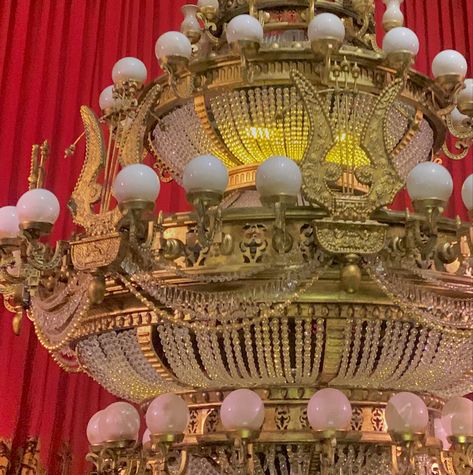 theatre aesthetic, ghost theatre, theatre, phantom of the opera, chandelier, dark academia, christine daae Theatre London, The Opera, Phantom Of The Opera, West End, London England, Opera, England, Ceiling Lights, London