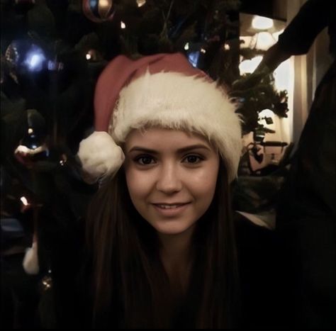 Nina Dobrev, Vampire Diaries, A Girl, Christmas