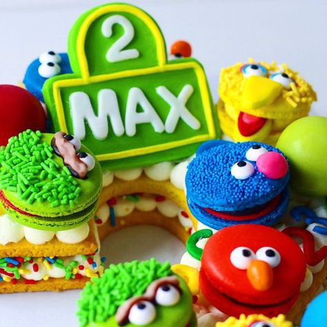 Sesame Street Macarons, Number 2 Cakes, Vanilla Bean Buttercream, Sesame Street Cake, Buttercream Chocolate, Elmo Cake, Sesame Street Party, Bird Birthday, Shortbread Cookie