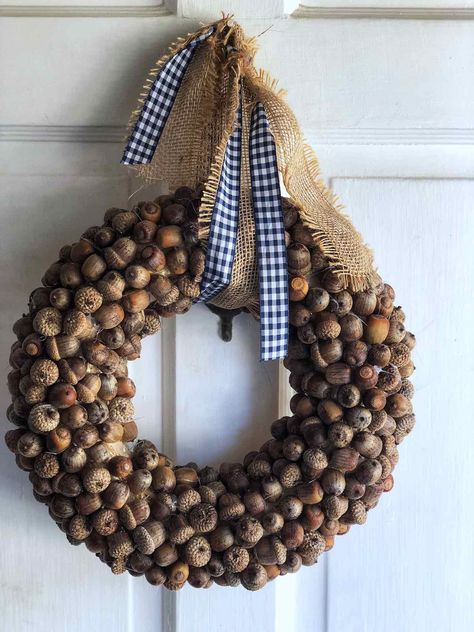 Beautiful homemade wreaths for Fall! | Marie Bostwick Burlap Bubble Wreath, Diy Fall Wreaths, Acorn Wreath, Fall Craft Ideas, Fall Ornaments, Fall Leaf Wreaths, Acorn Crafts, Homemade Wreaths, Diy Fall Wreath