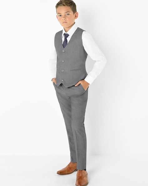 The Philip in dove grey is such a great option to go with any colour accessories 🤩 #boyssuit #weddingtrends #weddingvibes #partywear #kidssuits #boyssuits #weddingedit #summerwedding #kidsstyle #outfit #weddinginspo 5 Piece Suit, Page Boy Outfits, Grey Waistcoat, 3 Piece Suit Wedding, Groom Suit Grey, Suit Prom, Grey Tuxedo, Wedding Suits Groom