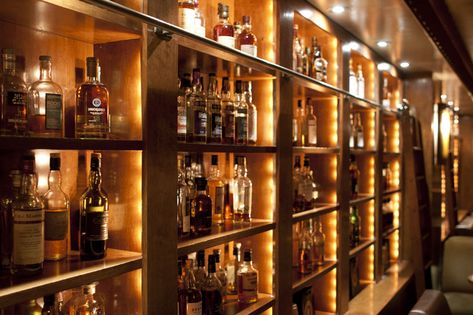 Whisky Library, Bourbon Room Ideas, Wine Store Display, Whisky Wall, Whiskey Library, Whisky Room, Wine Store Design, Basement Bar Area, Bar Lounge Room