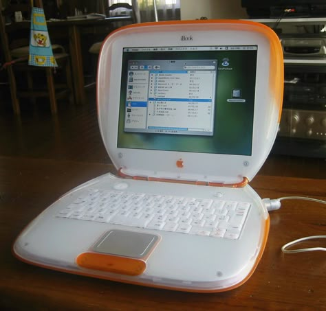 Clamshell iBook MacBook Apple 1998 1999 2000 20001 vintage colorful nostalgic Apple Ibook, Helloween Wallpaper, Apple Laptops, Computer History, Old Technology, Tangerine Color, Mac Computer, Apple Computer, 2000s Aesthetic